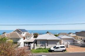 Sante Fe' Cottage Private 2-Bed Escape, Camps Bay